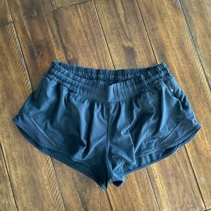 Lululemon Hotty Hot 2.5 - size 8